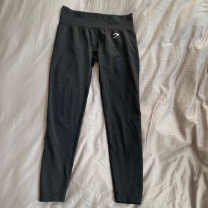 Gym shark leggings